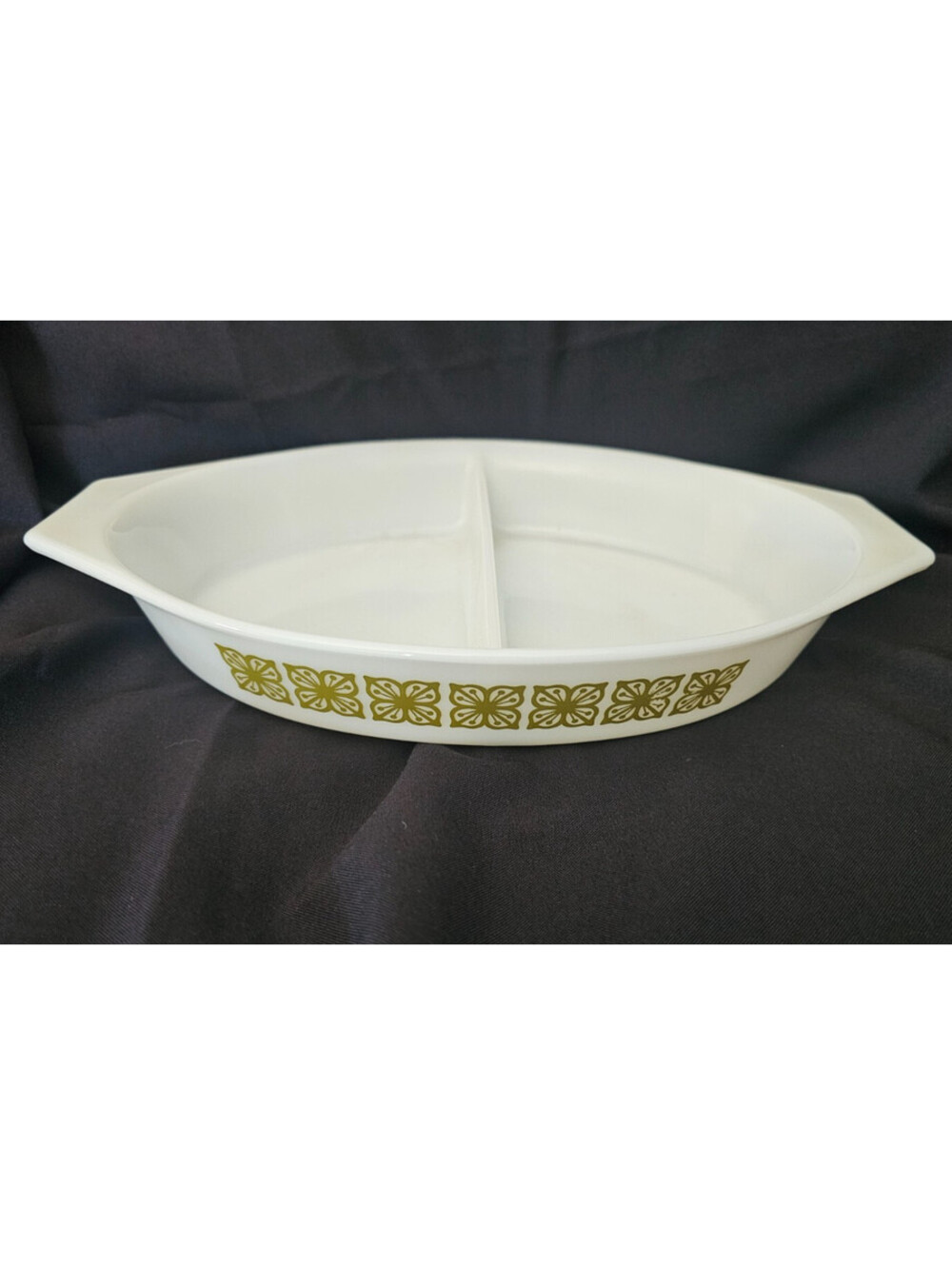 Pyrex Royal Verde Green Square Flower Divided Casserole Dish 1.5 Quart USA Made